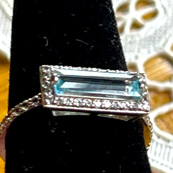 925 sterling silver blue topaz ring w/CZs - Picture 9 of 10